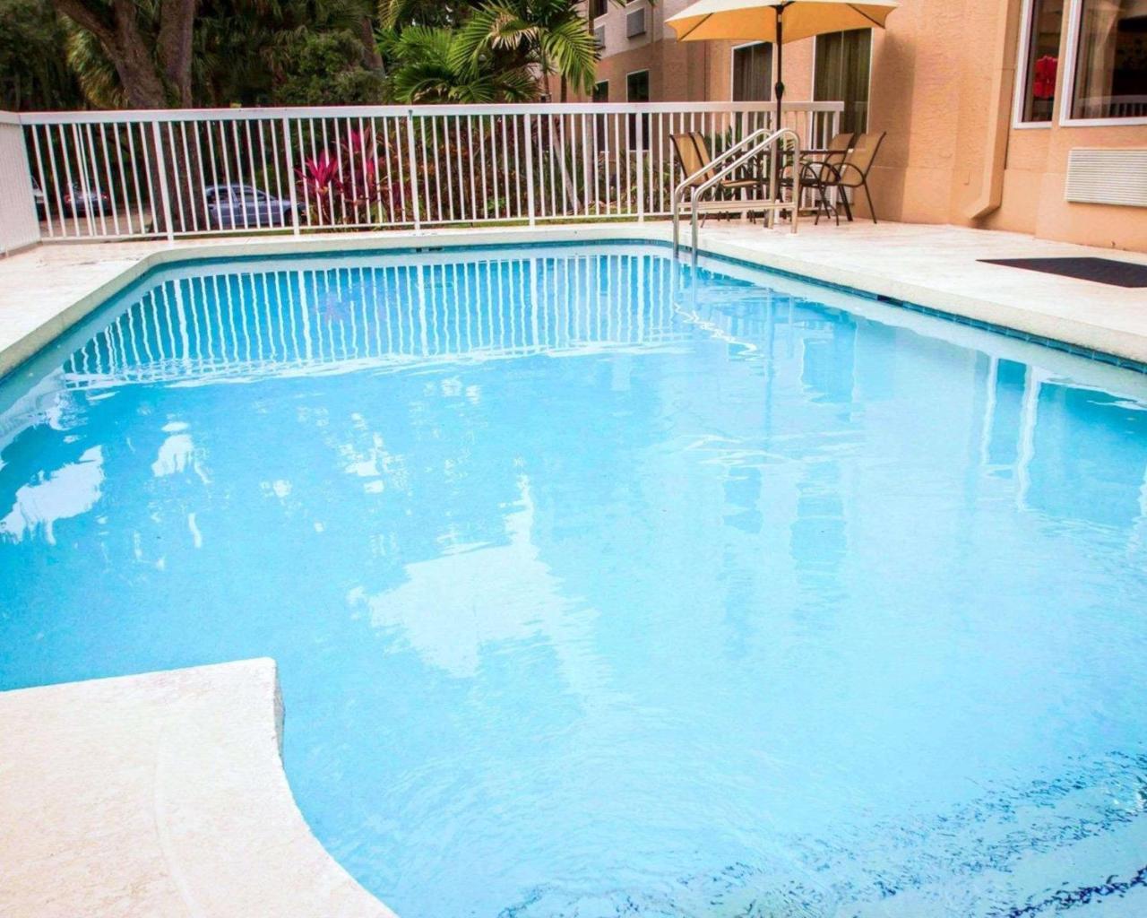 אלנטון Sleep Inn & Suites Riverfront מראה חיצוני תמונה